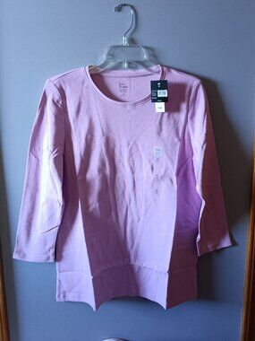 New 3/4 length sleeve crew neck, size M